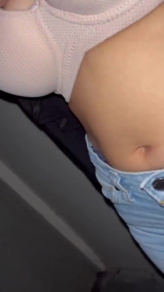 Tante Bohay Ngulum Kontol di Balkon