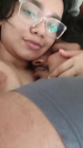 ABG Ngewe Bareng Pacar di Taman Belakang