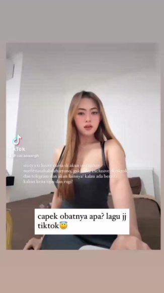 Cewek Genit Main Dildo di Kamar di Balkon