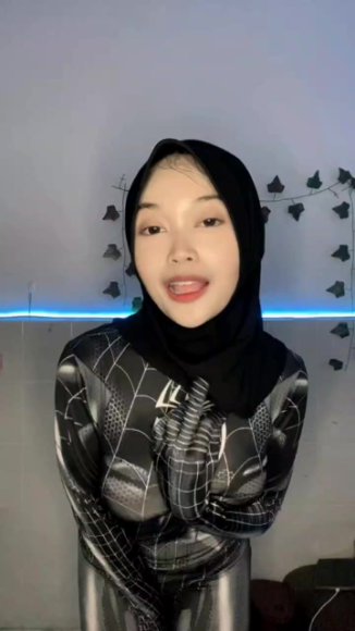 Tante Bohay Ngangkang Lebar Live di Balkon