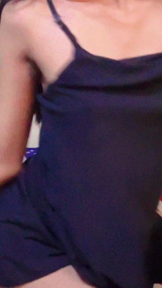 Mbak Binal Main Jari Sambil Desah di Kamar Mandi