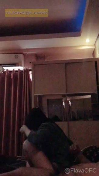 Cewek Kacamata Main Jari Sambil Desah di Toilet Sekolah