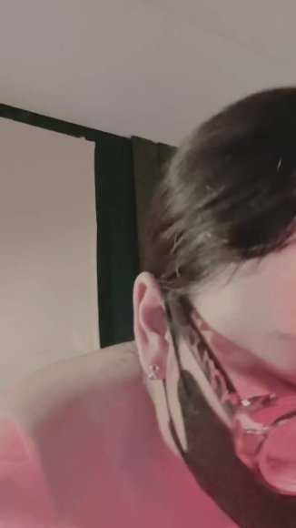 Cewek Jilbab Main Jari Sambil Desah di Kamar Kos