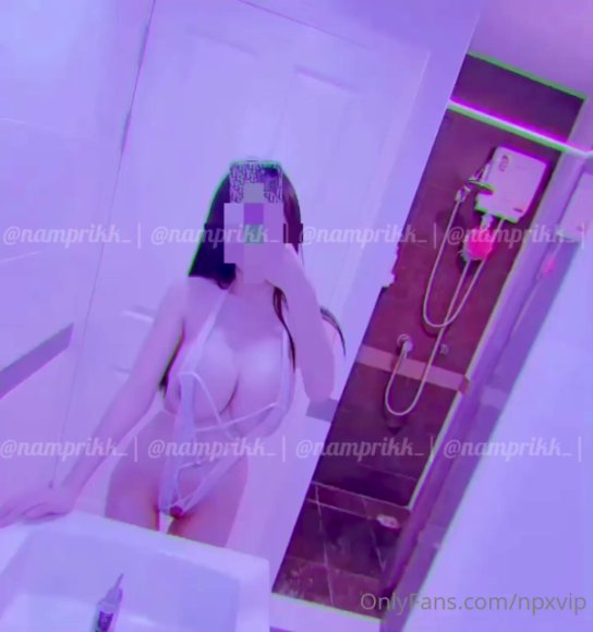 Tante Montok Live Show Buka CD di Kamar Kos
