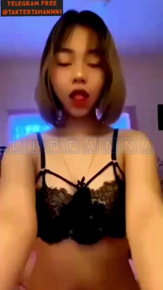 Siswi Nakal Ngentot Tanpa Ampun di Bawah Meja
