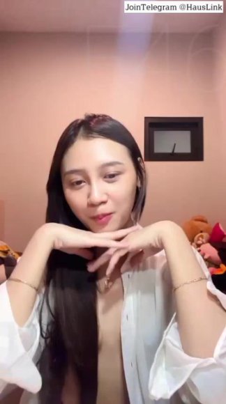 Cewek SMA Ngentot Tanpa Ampun di Bawah Meja