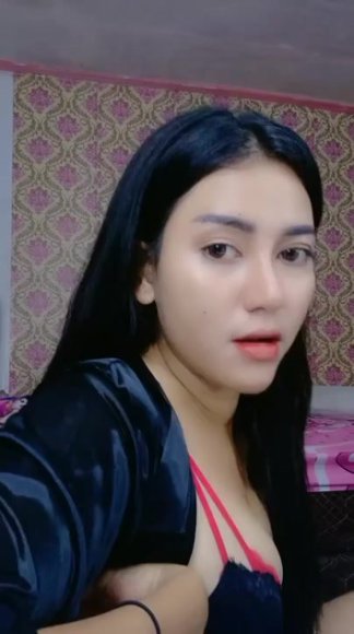 Tante Montok Disetubuhin Diam-diam di Meja Belajar