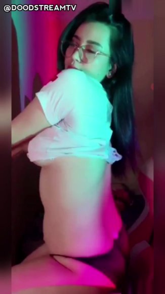 Tante Montok Ngulum Kontol di Dapur