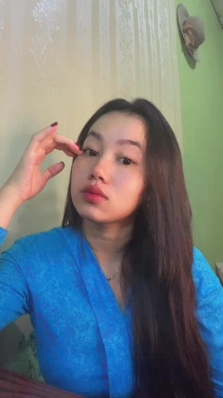 ABG Main Jari Sambil Desah di Taman Belakang