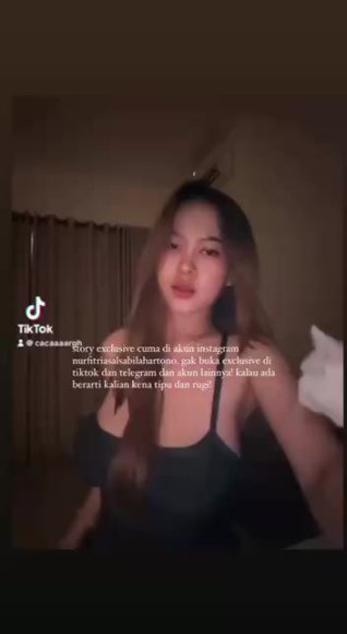 Cewek SMA Ngentot Tanpa Ampun di Meja Belajar