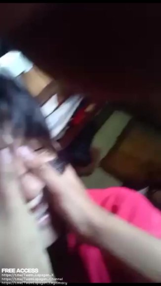 ABG Sange Berat Langsung Ngewe di Bawah Meja