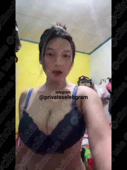Siswi Nakal Main Dildo di Kamar di Balkon
